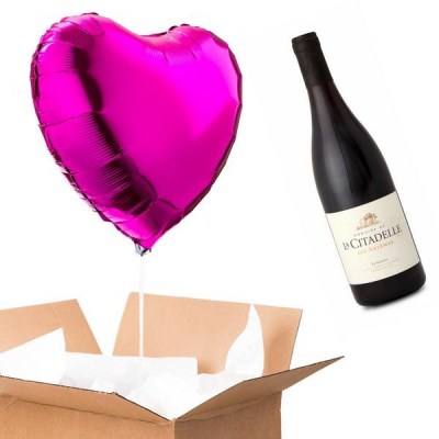 betterthanflowers-bottle-of-red-wine-pack-a-dark-pink-heart-shaped-balloon-907873583144_grande